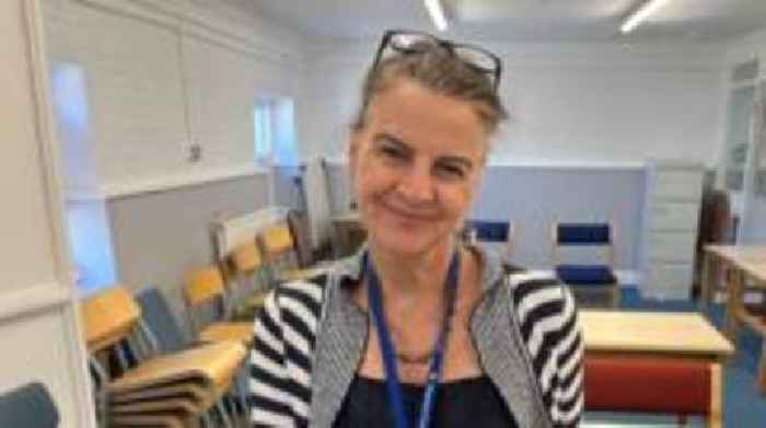 Volunteer transforms lives of illiterate prisoners