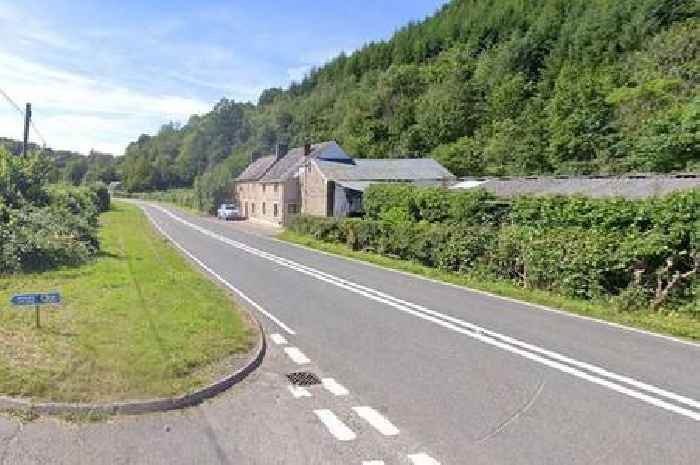 Live updates as crash shuts A40 completely near Llandovery