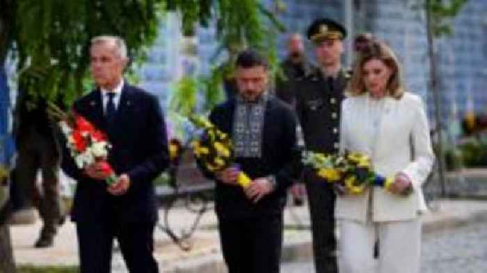 Zelensky vows to continue fighting as Ukraine marks independence day