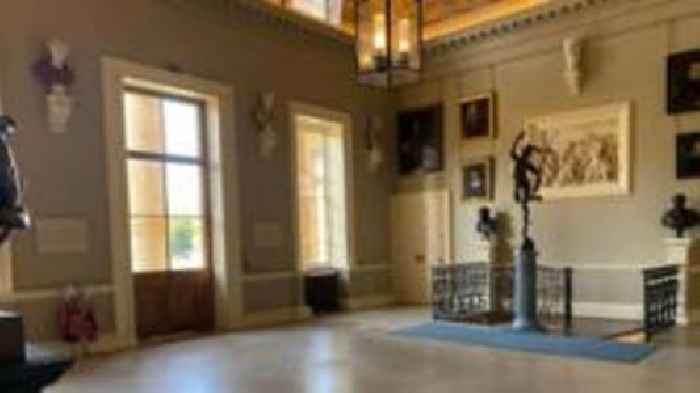 Nine new busts installed at Grade I-listed house
