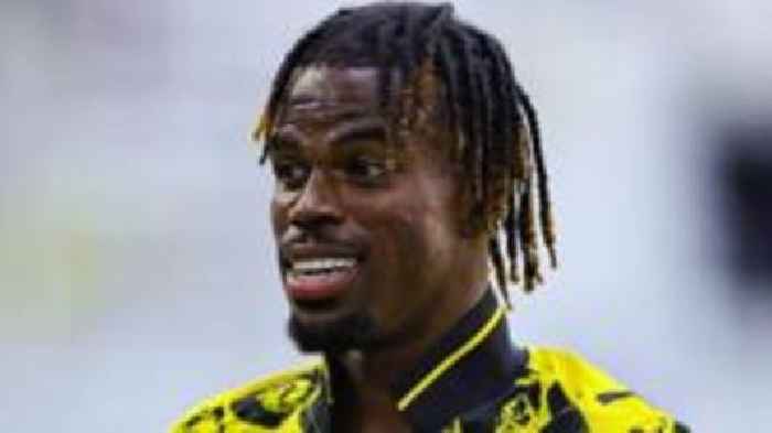 Chelsea set to bank £270m in summer sales as duo fly to Dortmund