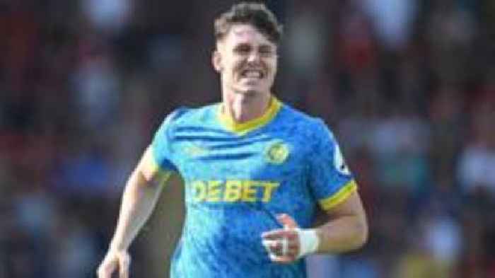Wolves reject £50m Newcastle bid for Strand Larsen