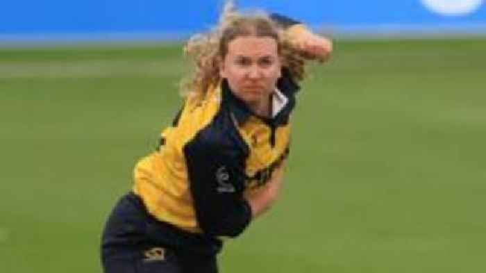 Glamorgan into semis with 10-wicket thrashing of Rapids