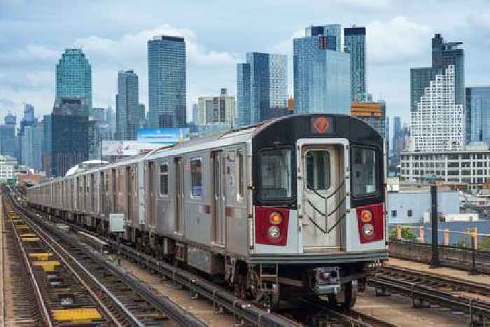 7 train service severely disrupted due to person struck in subway, MTA says