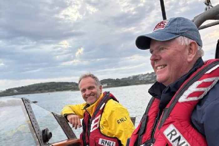 Isles of Scilly RNLI volunteer hangs up his lifejacket after 30 years