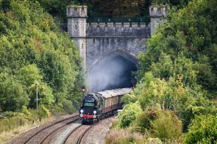 American takes luxury steam train from London to Bath and gives verdict on price