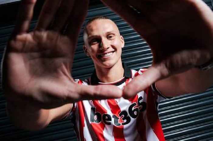 Stoke City team news vs Bradford as Mark Robins hands two debuts