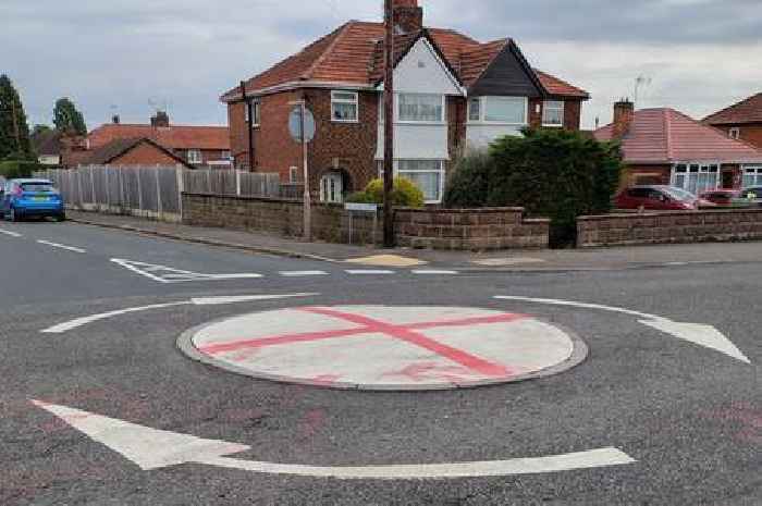 Derby City Council has 'no plans' to remove St George's Cross from roundabouts