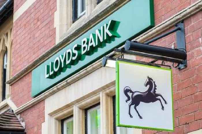 Lloyds becomes first UK bank to introduce £300 rule as customers spot major change
