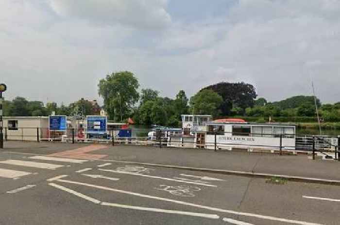 Floating River Thames restaurant near Surrey could become popular foodie stop-off
