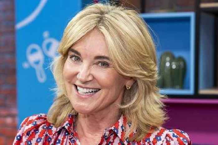 Anthea Turner receives gold Blue Peter badge 31 years after her final episode