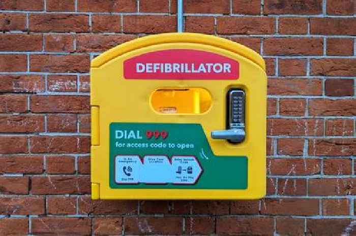 Renfrewshire Council accused of being 'stingy' over funding for Kilbarchan defibrillator project