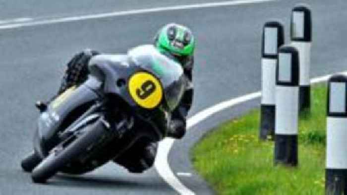 Browne pips McLean to win in Historic Senior TT