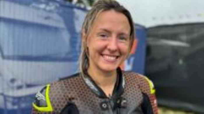 Fans praise 'breathtaking' racing at Classic TT