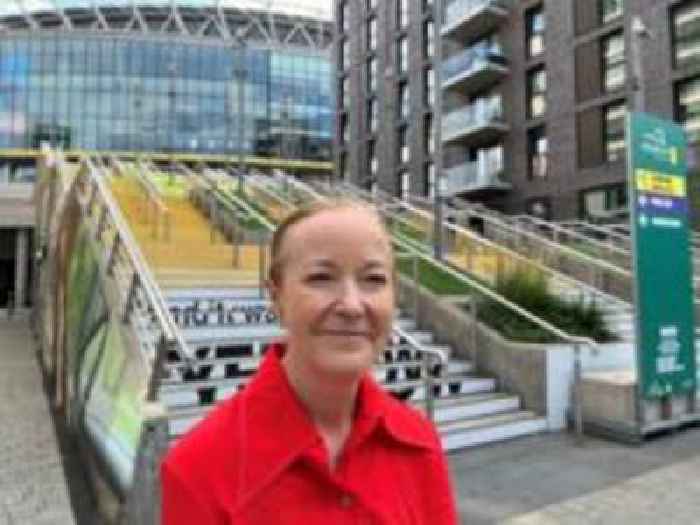 Watch: Wembley steps turn yellow for Coldplay