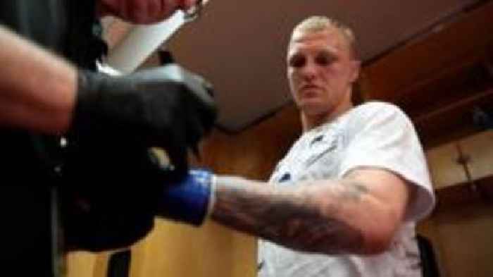 Jones aims to make UFC headline history