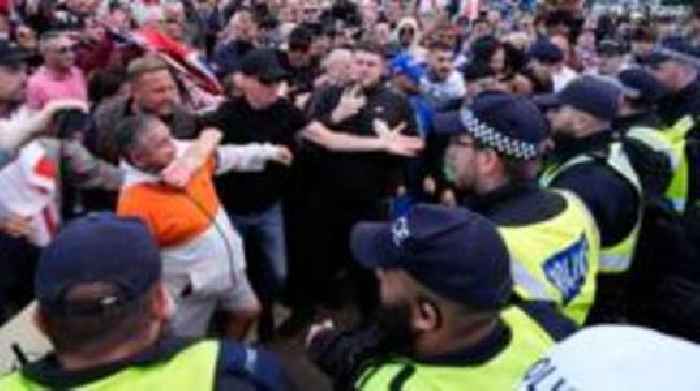 Three arrests as Epping protesters clash with police