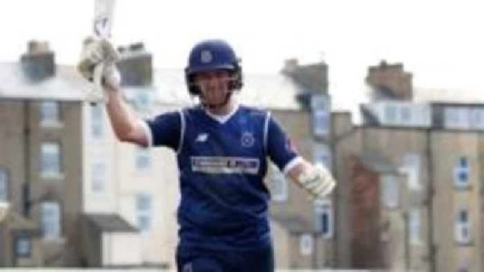Dawson leads Hampshire past Yorkshire into final