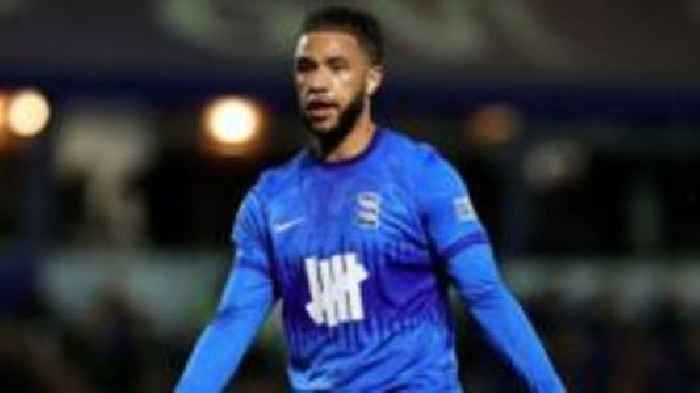 Blues striker Roberts joins Mansfield Town