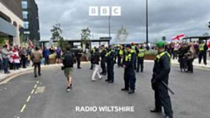 Protest outside Swindon migrant hotel