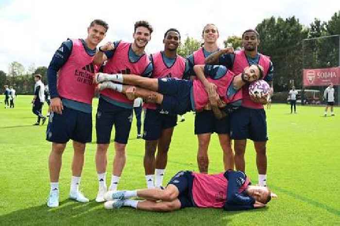 Arsenal transfer 'bombshell' emerges as player flies in for medical ahead of move