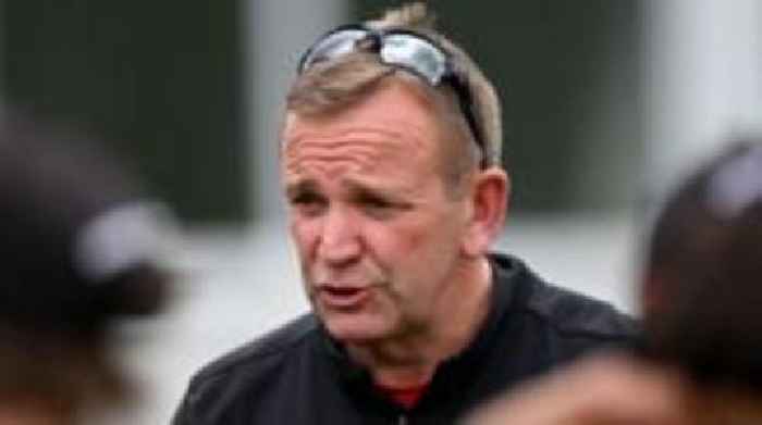 Essex women team director Tennant leaves club