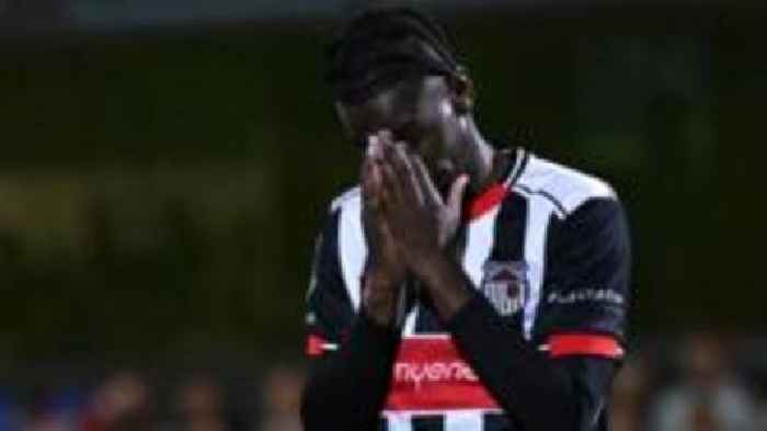 Grimsby fined for ineligible player in Man Utd win