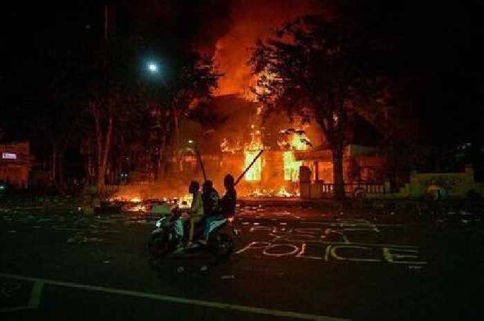 Foreign Office issues urgent warning to Brits planning Bali holidays as several killed in riots