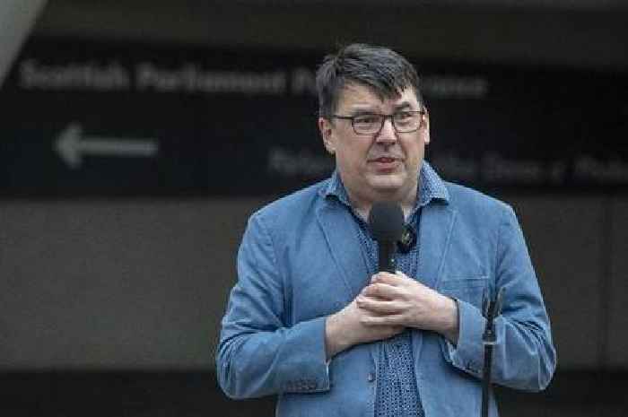 Father Ted creator Graham Linehan ‘arrested over X posts on trans issues’