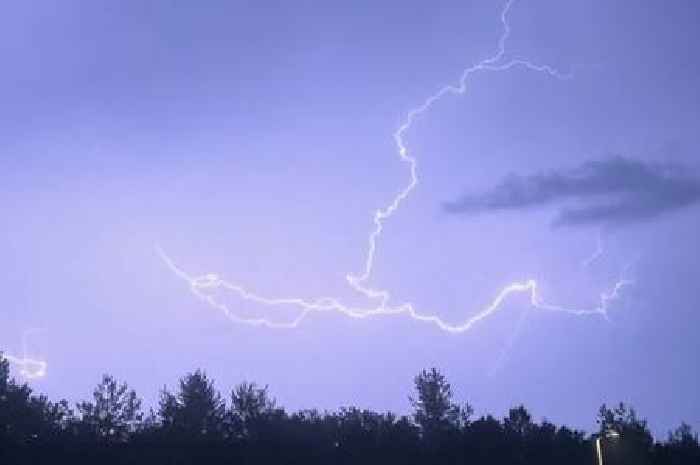 Met Office issues 15-hour thunderstorm warning for 70 areas of UK - full list