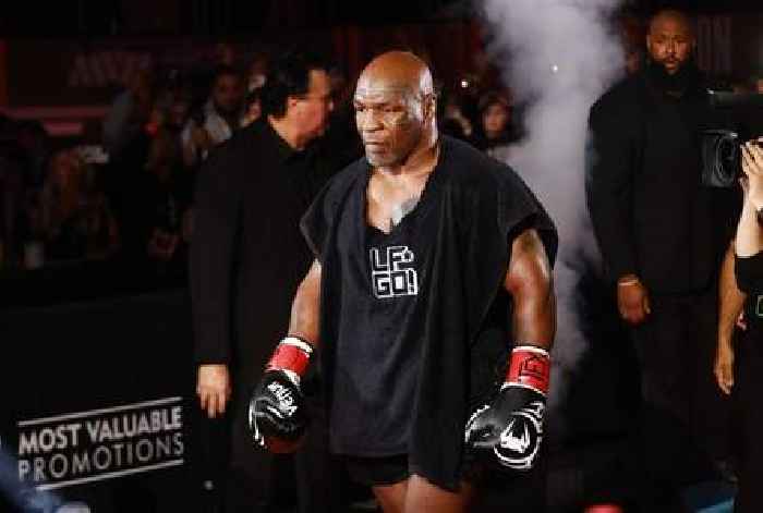 Mike Tyson v Floyd Mayweather to ‘give boxing fans what they want’