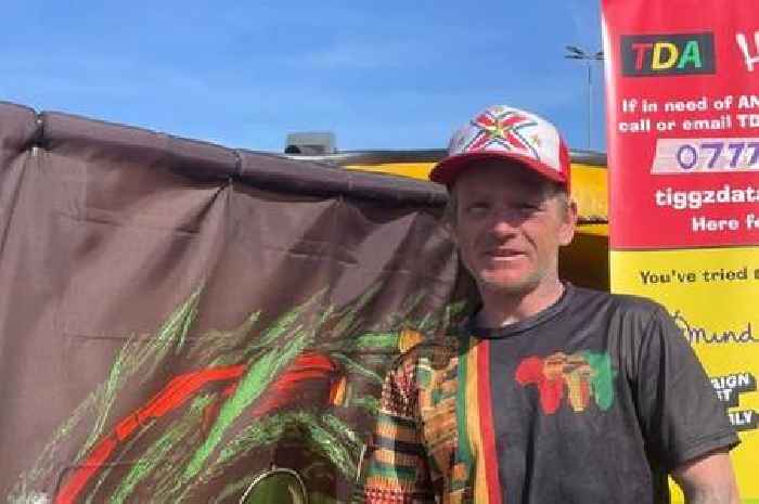 'Yellow Caravan Man' returns to busy East Midlands junction weeks after he was removed