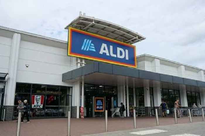 Aldi issues 'apology' to Lidl after supermarket reclaims 'crown'