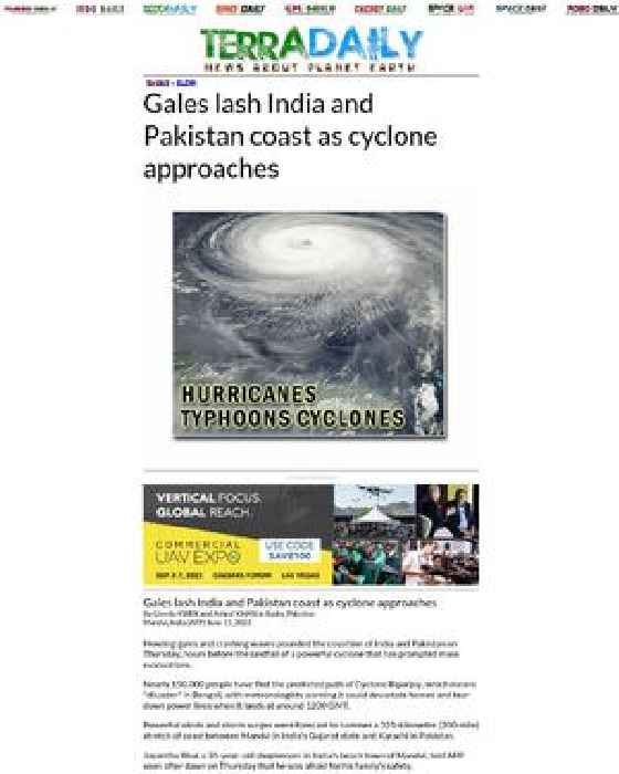 Gales lash India and Pakistan coast as cyclone approaches