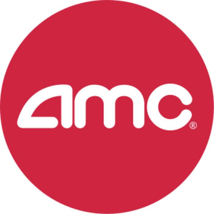 ShowBiz Minute: Hammer, Depp, AMC