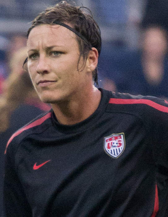 Abby Wambach cuts ties with Brett Favre-backed venture that received Mississippi welfare funds