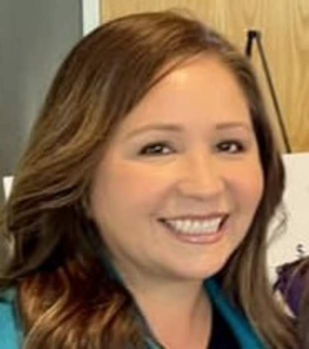 A Scion of Democratic Politics Defeats the Upstarts in an Arizona Primary