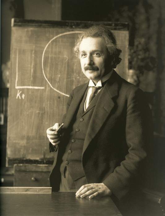 Letter handwritten by Einstein sells for $1.2 million