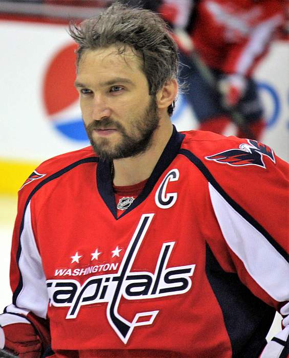Alex Ovechkin's five-year deal leaves him in position to pass Wayne Gretzky's goal record