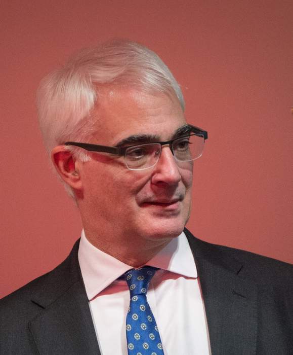Alistair Darling: Former UK Chancellor Dies at Age 70, Remembered for Battling Financial Crisis