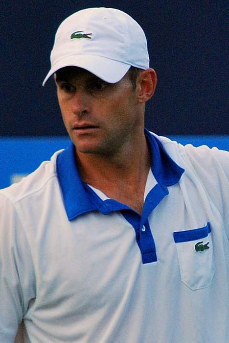 Andy Roddick, Terrell Owens Play Pick-Up Pickleball In L.A., Destroy Normies