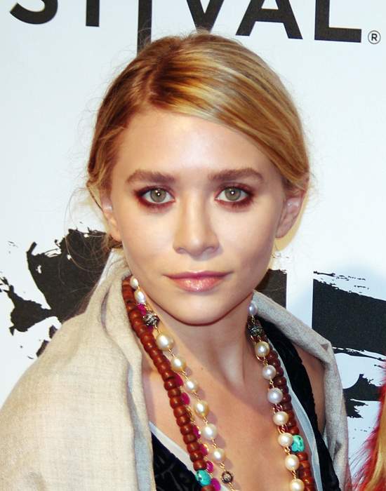 Ashley Olsen makes red carpet debut with boyfriend Louis Eisner