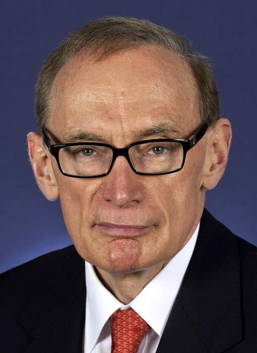 Former NSW Premier Bob Carr announces death of his wife of 50 years