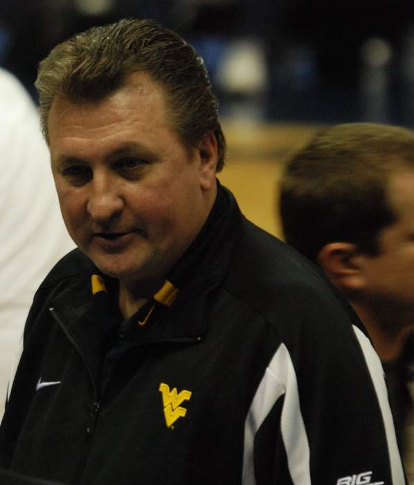 Bob Huggins resigns as West Virginia men's basketball coach following DUI arrest