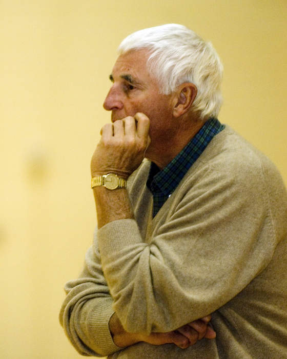 'Legends in the building': Bob Knight visits Indiana basketball practice with former players