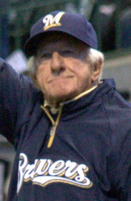 Bob Uecker, Legendary Broadcaster, 'Major League' Actor, Dead at 90