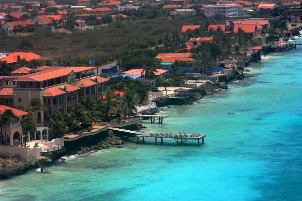 Oil spill spreads across Caribbean to Bonaire