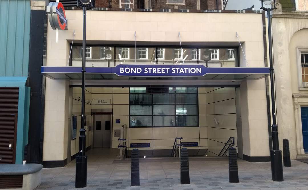 Elizabeth line: Passengers impressed with new Bond Street station