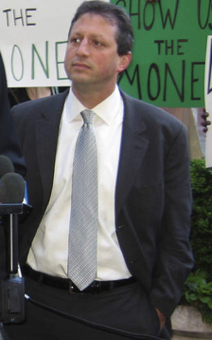 NYC comptroller, mayoral candidate arrested by federal agents at immigration court