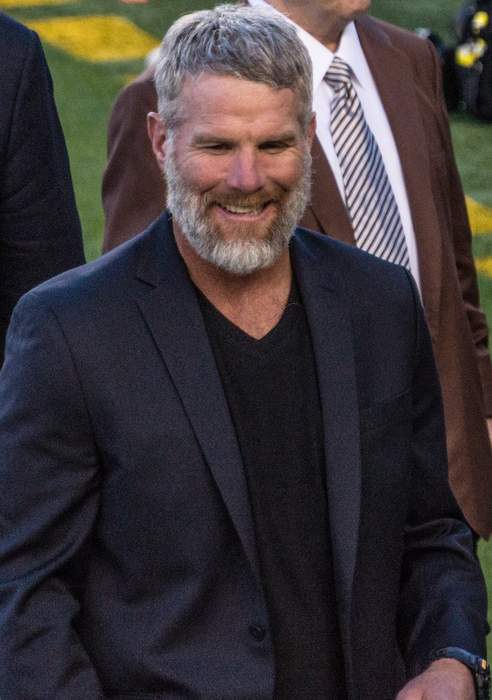 Brett Favre, citing CTE risk, says kids shouldn't play tackle football until they are 14